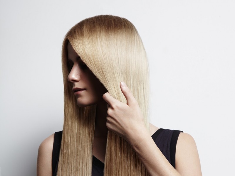 Hoe stijl je je haar zonder stijltang?